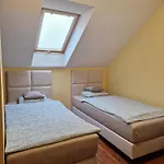 Prywatny Dom Z Parkingiem Trzy Sypialnie Self Check-in Faktura ヴィラ