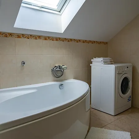 Prywatny Dom Z Parkingiem Trzy Sypialnie Self Check-in Faktura